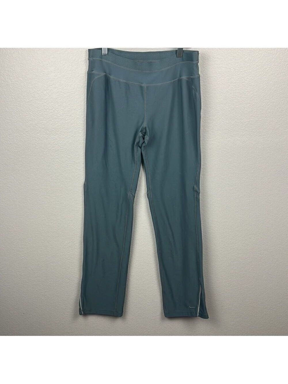 Nike FITDRY Gray Straight Leg Leggings Yoga Pants Venting Rear Pocket M